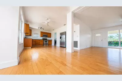 420 SE 4th Court, Pompano Beach, FL 33060 - Photo 11
