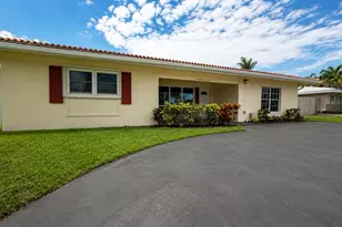420 SE 4th Ct, Pompano Beach, FL 33060 - Photo 3