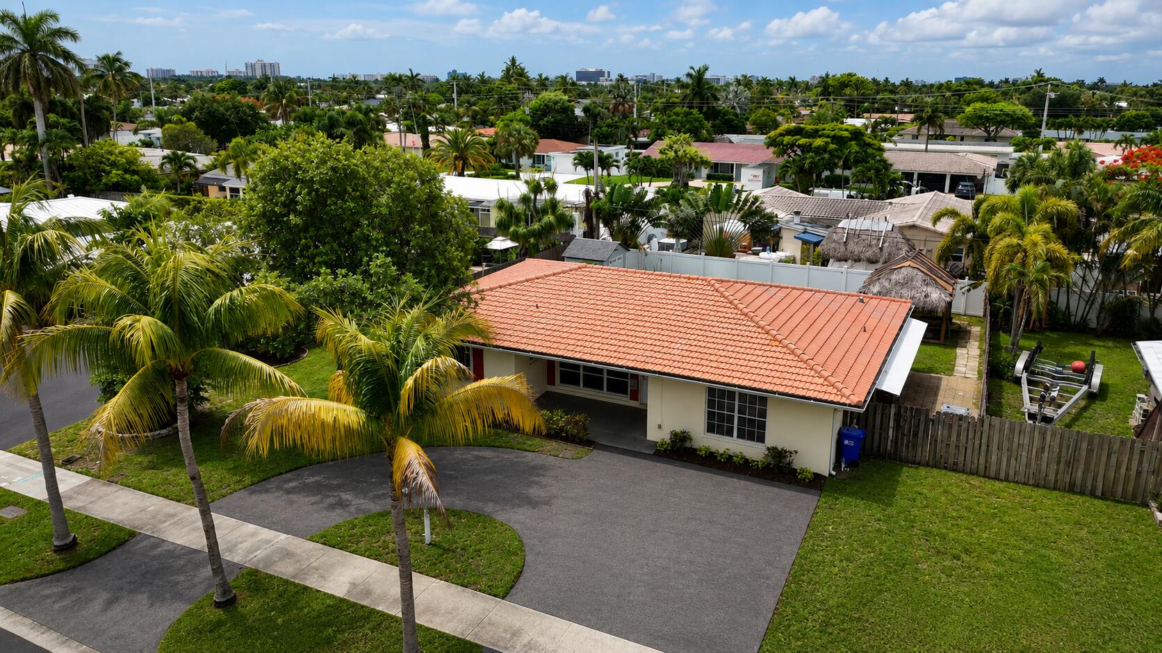420 SE 4th Ct - 420 SE 4th Ct, Pompano Beach, FL 33060 Luxury Property | Jose Angel Pina