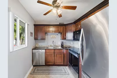 376 Saxony H, Delray Beach, FL 33446 - Photo 15