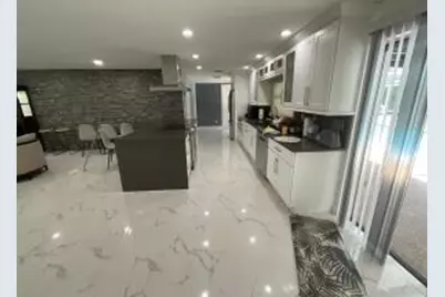 3205 NW 87th Avenue, Coral Springs, FL 33071 - Photo 9