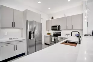 2636 NE 9th Ave, Wilton Manors, FL 33334 - Photo 25