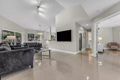 994 NW 93rd Avenue, Plantation, FL 33324 - Photo 3