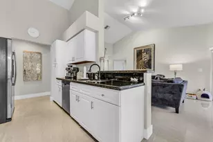 994 NW 93rd Ave, Plantation, FL 33324 - Photo 9