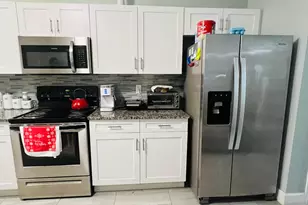 8719 N Ashley St, Tampa, FL 33604 - Photo 9
