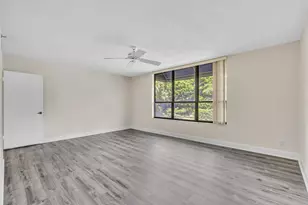 7564 Regency Lake Dr, Boca Raton, FL 33433 - Photo 21
