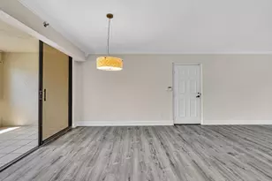 7564 Regency Lake Dr, Boca Raton, FL 33433 - Photo 15