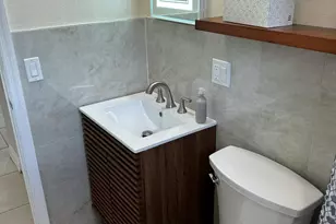 61 NW 47th St, Oakland Park, FL 33309 - Photo 11