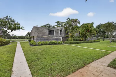 121 1st Terrace, Palm Beach Gardens, FL 33418 - Photo 3