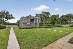 121 1st Terrace, Palm Beach Gardens, FL 33418 - Photo 3