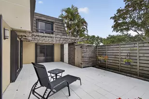 121 1st Terrace, Palm Beach Gardens, FL 33418 - Photo 9