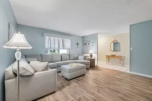 100 Greenwood Ct, Royal Palm Beach, FL 33411 - Photo 15