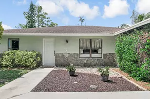100 Greenwood Ct, Royal Palm Beach, FL 33411 - Photo 11