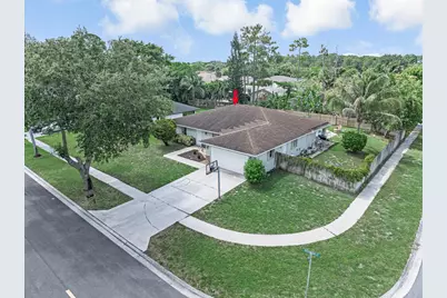100 Greenwood Court, Royal Palm Beach, FL 33411 - Photo 47