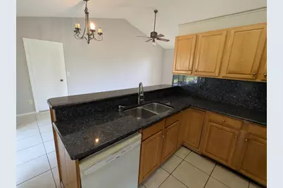 554 SW Lakehurst Drive, Port Saint Lucie, FL 34983 - Photo 5