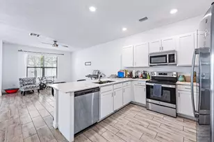 4407 Hemlock Dr, Riviera Beach, FL 33410 - Photo 5