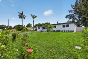 140 W 31st Ct, Riviera Beach, FL 33404 - Photo 5