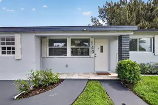 140 W 31st Ct, Riviera Beach, FL 33404 - Photo 3