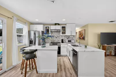 140 W 31st Court, Riviera Beach, FL 33404 - Photo 13