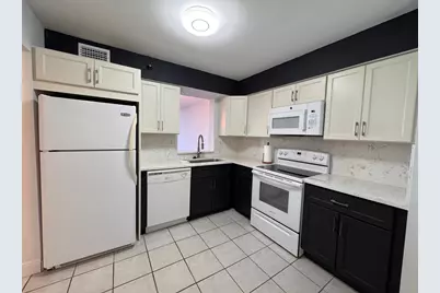 4570 NW 18th Avenue #605, Deerfield Beach, FL 33064 - Photo 3