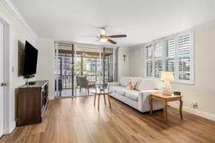 911 Gardenia Dr, Delray Beach, FL 33483 - Photo 13