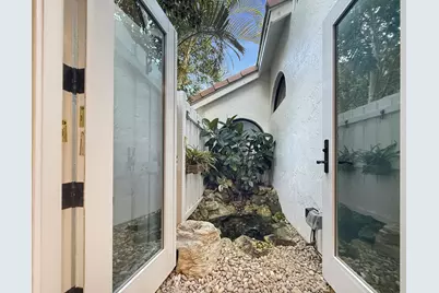 240 Sherwood Forest Drive, Delray Beach, FL 33445 - Photo 13