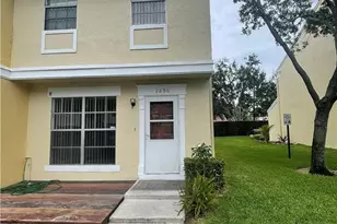 2896 S Edgehill Ln, Cooper City, FL 33026 - Photo 1