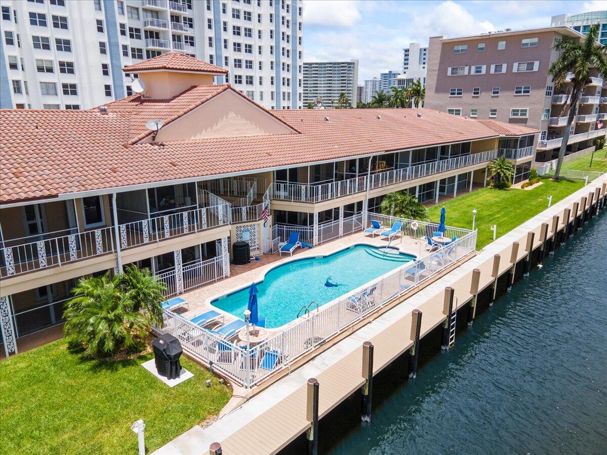 2864 NE 33rd Ct #205 main architectural view