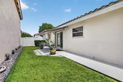 327 SW 191st Terrace, Pembroke Pines, FL 33029 - Photo 39