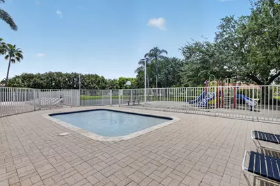 327 SW 191st Terrace, Pembroke Pines, FL 33029 - Photo 49