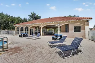 327 SW 191st Terrace, Pembroke Pines, FL 33029 - Photo 47