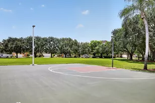 327 SW 191st Terrace, Pembroke Pines, FL 33029 - Photo 51