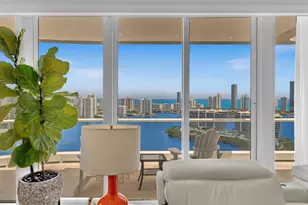 7000 Island Blvd, Aventura, FL 33160 - Photo 13