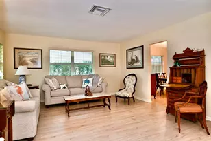 129 Alhambra Pl, West Palm Beach, FL 33405 - Photo 5
