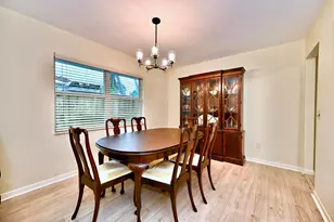 129 Alhambra Pl, West Palm Beach, FL 33405 - Photo 9