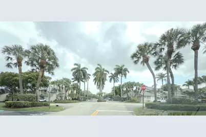 2011 E Discovery Cir Circle E, Deerfield Beach, FL 33442 - Photo 29