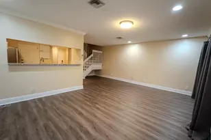 2011 E Discovery Cir Circle E, Deerfield Beach, FL 33442 - Photo 13