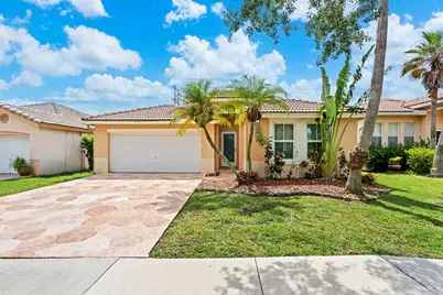 376 E Royal Cove Circle, Davie, FL 33325 - Photo 3