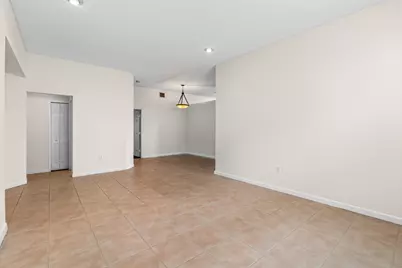 376 E Royal Cove Circle, Davie, FL 33325 - Photo 5