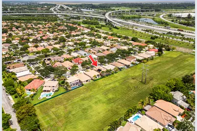 376 E Royal Cove Circle, Davie, FL 33325 - Photo 53