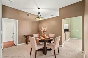 376 E Royal Cove Cir, Davie, FL 33325 - Photo 7