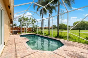 376 E Royal Cove Cir, Davie, FL 33325 - Photo 43