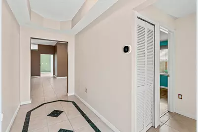376 E Royal Cove Circle, Davie, FL 33325 - Photo 5