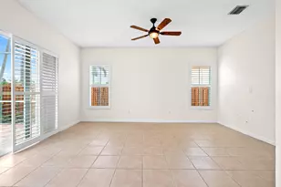 376 E Royal Cove Cir, Davie, FL 33325 - Photo 13