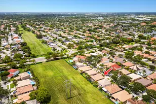 376 E Royal Cove Cir, Davie, FL 33325 - Photo 43