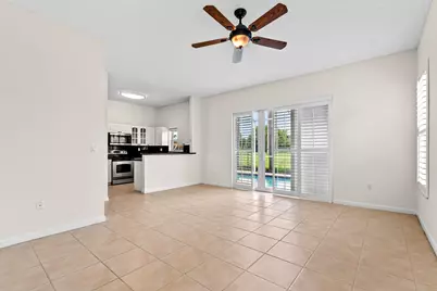 376 E Royal Cove Circle, Davie, FL 33325 - Photo 17
