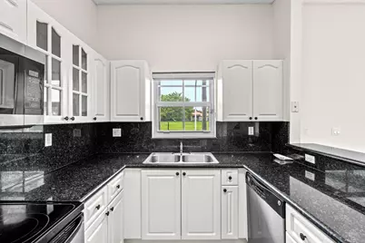 376 E Royal Cove Circle, Davie, FL 33325 - Photo 19