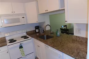 9460 Poinciana Pl, Davie, FL 33324 - Photo 3