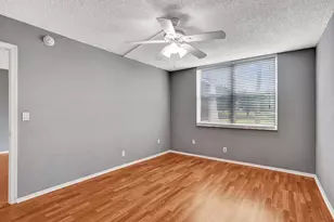 9460 Poinciana Pl, Davie, FL 33324 - Photo 11