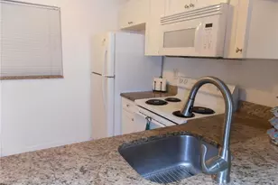 9460 Poinciana Pl, Davie, FL 33324 - Photo 13